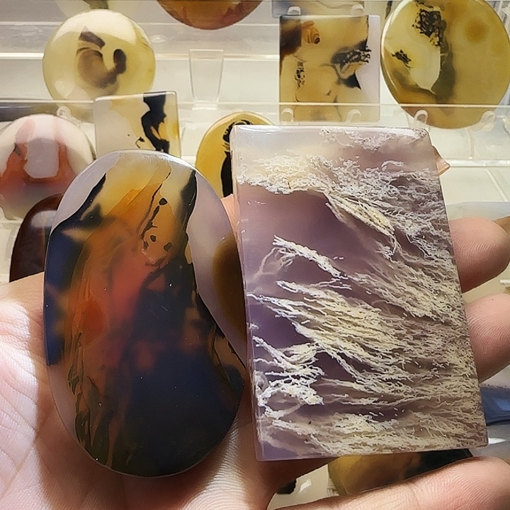 太***犬玛瑙/玉髓未镶嵌珠宝奇石