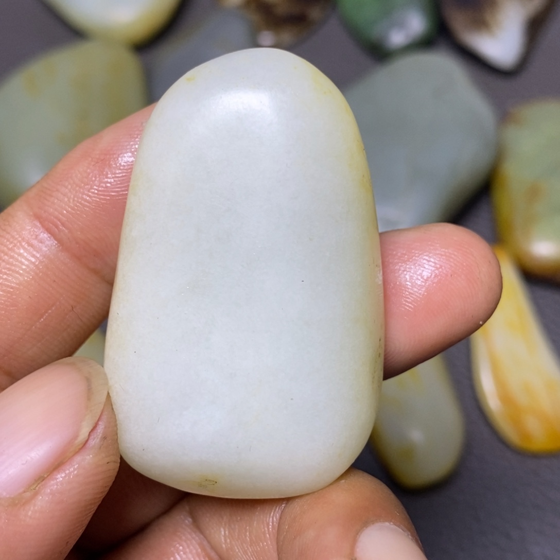 古***赏和田玉未镶嵌挂件