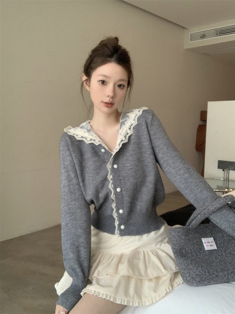 软糯短款上衣女装设计感蕾丝连帽长袖针织开衫外套秋冬季新款毛衣