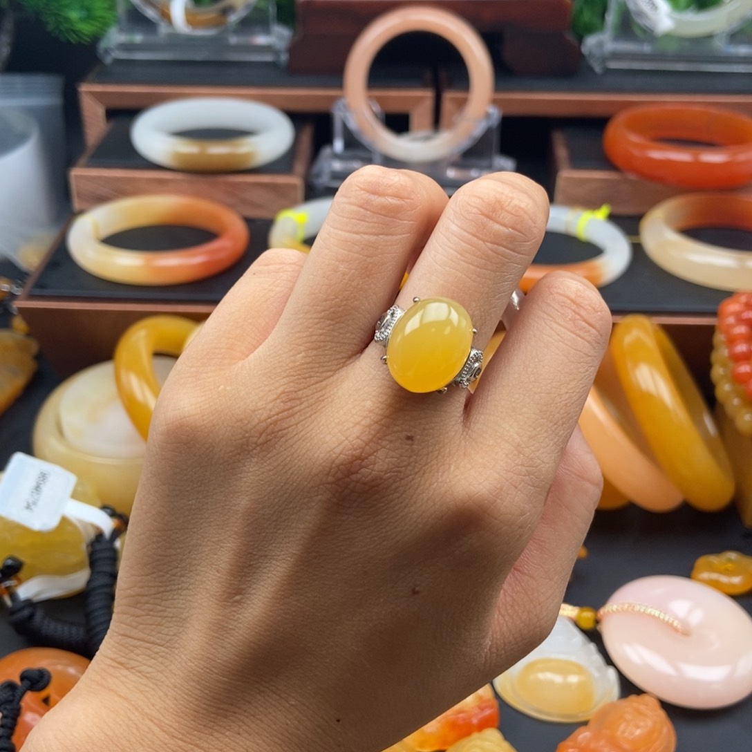 石英质玉（黄龙玉）未镶嵌戒指