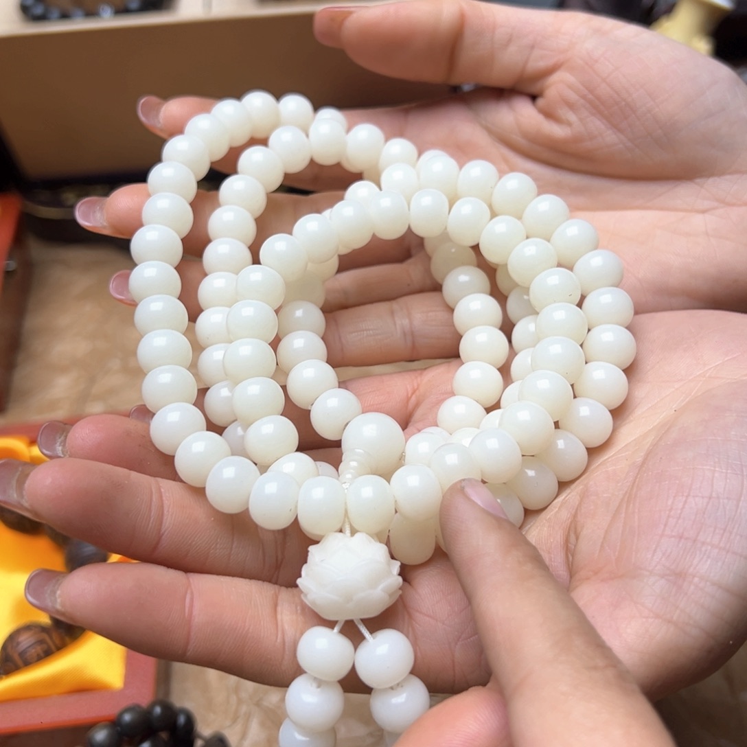 滴血莲花菩提吊坠