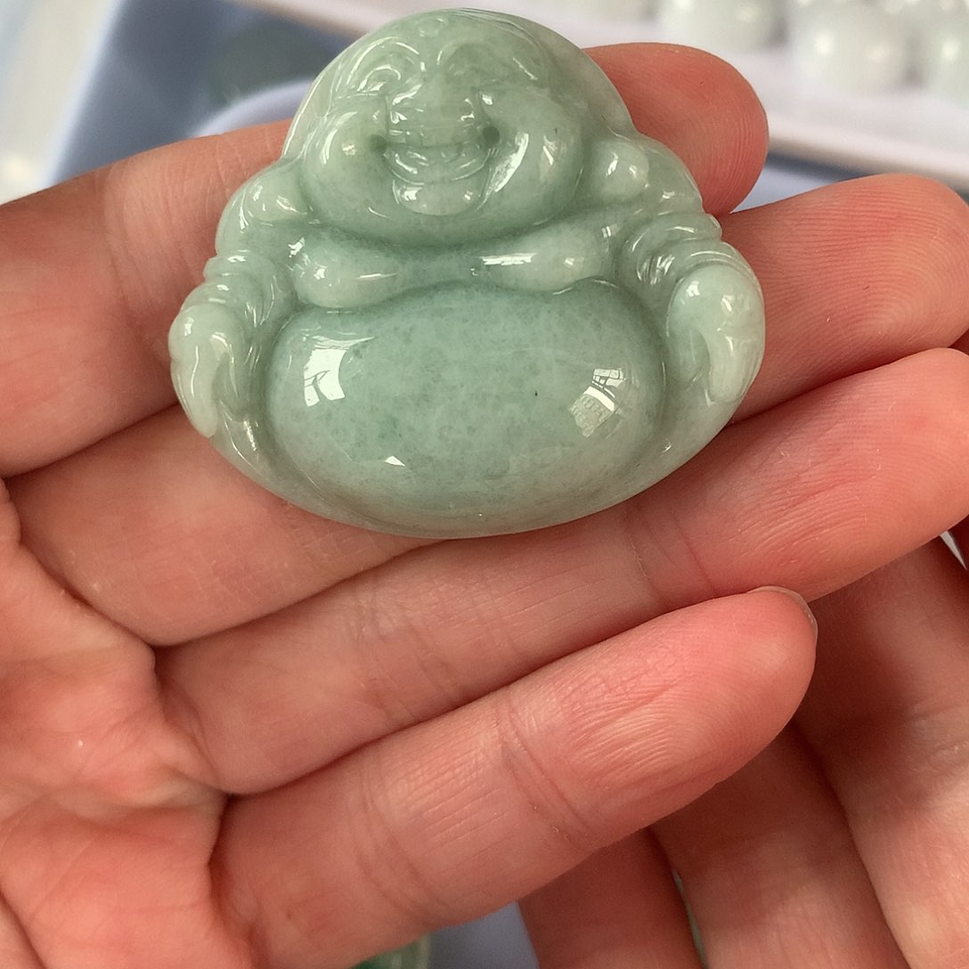 翡翠颈饰未镶嵌佛公