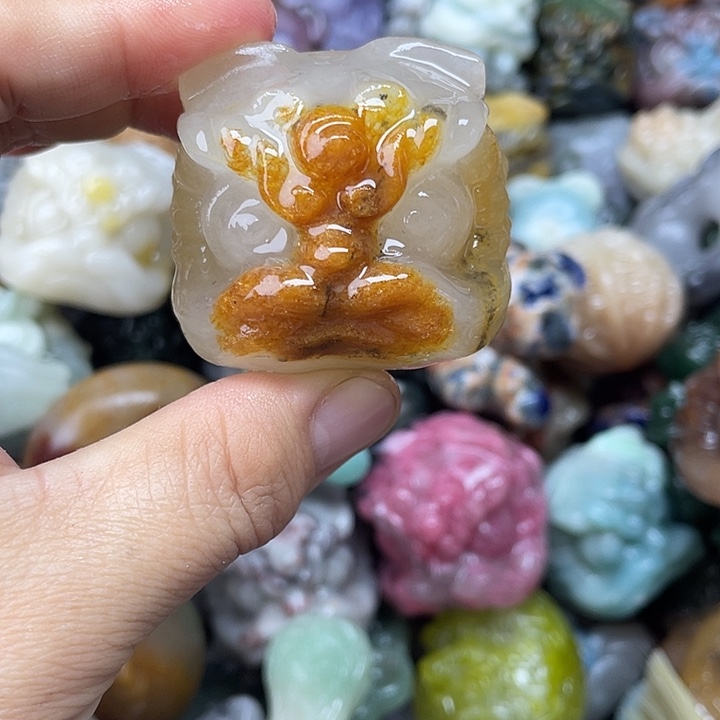 石英岩玉未镶嵌醒狮俏面具醒狮