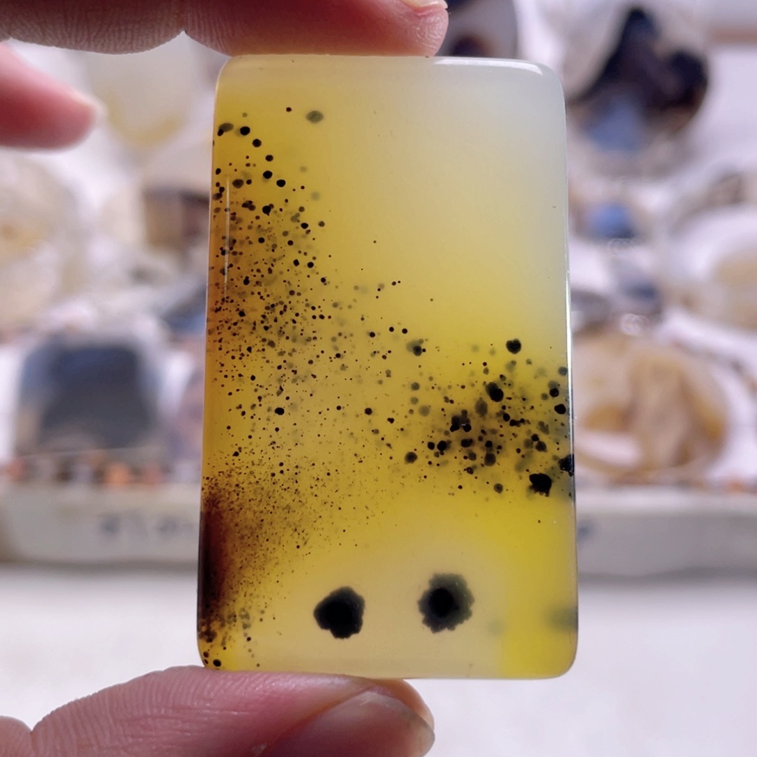 玛瑙/玉髓未镶嵌珠宝奇石