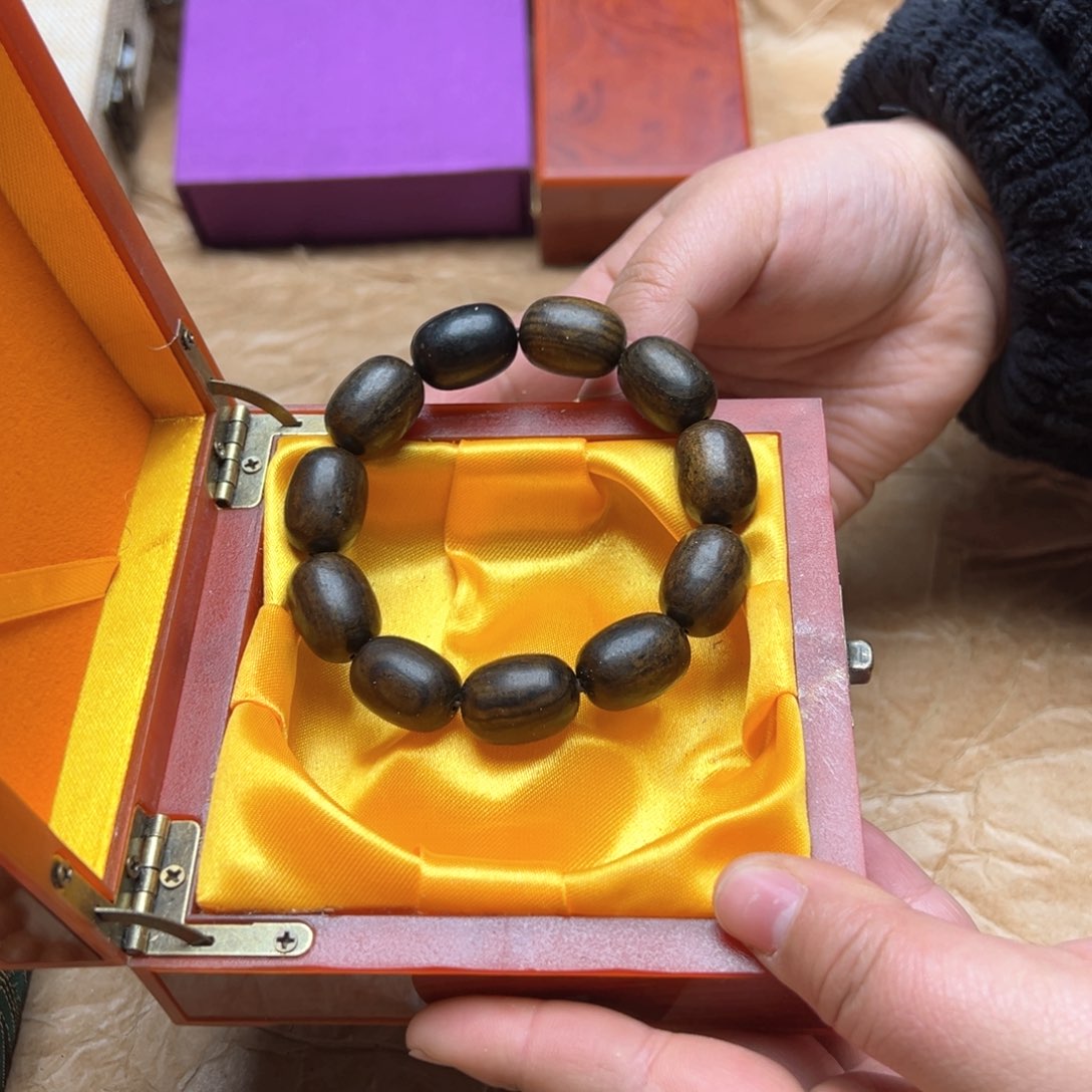 大叶紫檀（黑酸枝木类）