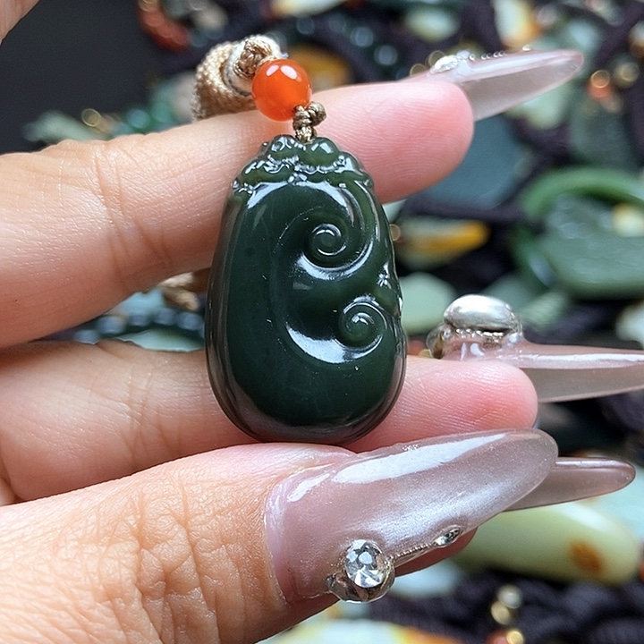 和田玉颈饰未镶嵌