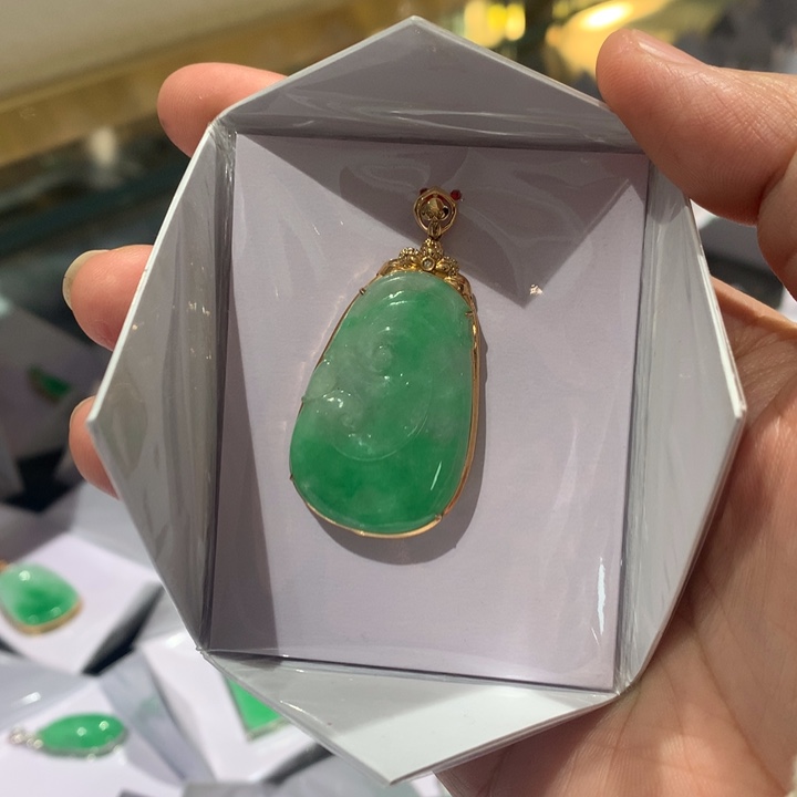 翡翠颈饰18K金镶嵌翡翠翡翠吊坠