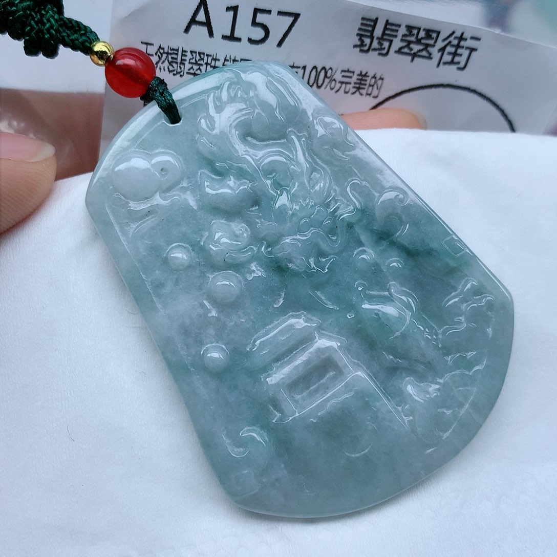 翡翠颈饰未镶嵌牌子