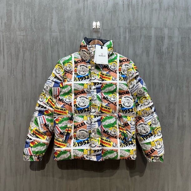 99新 MONCLER 蒙口黑色大标1952漫画双面穿厚款羽绒服1码 Z00725
