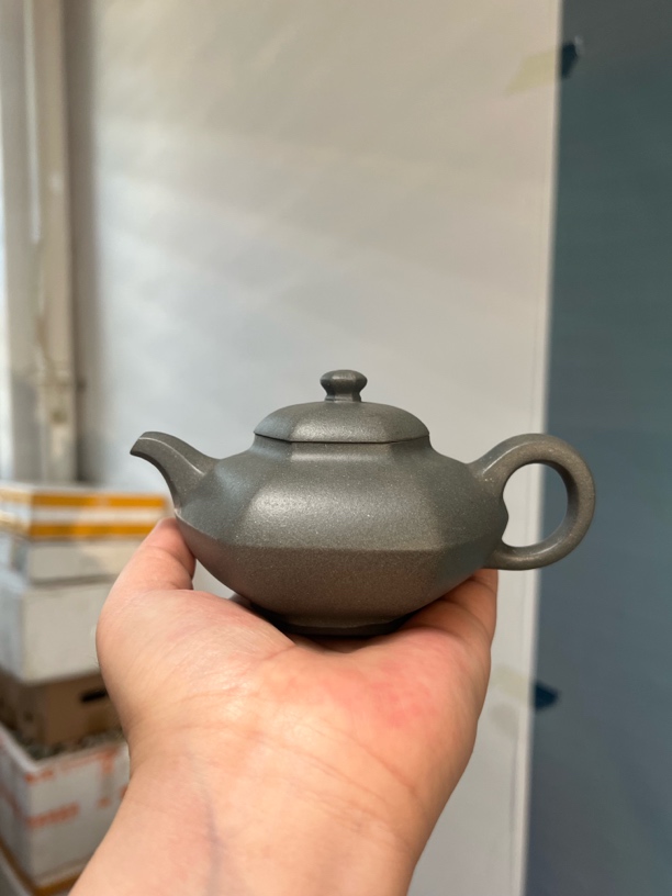 宜兴紫砂壶绿泥六方合欢