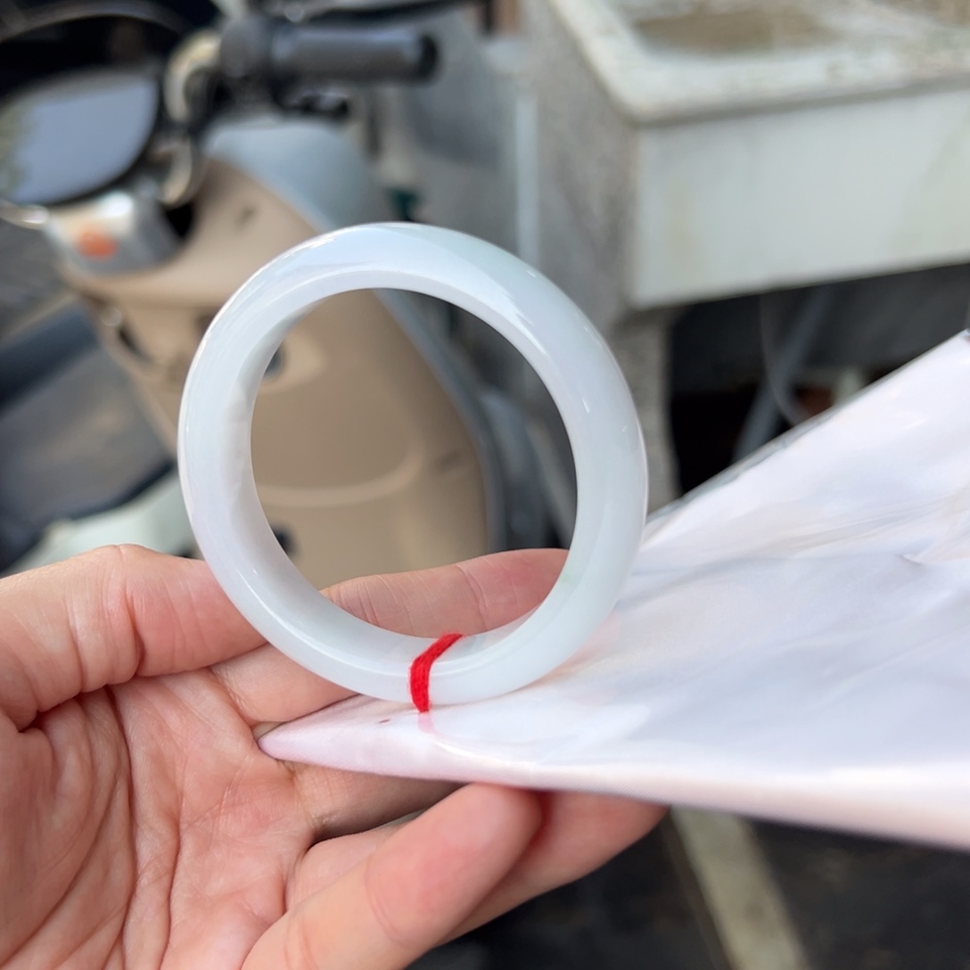 翡翠手镯未镶嵌天然翡翠手镯