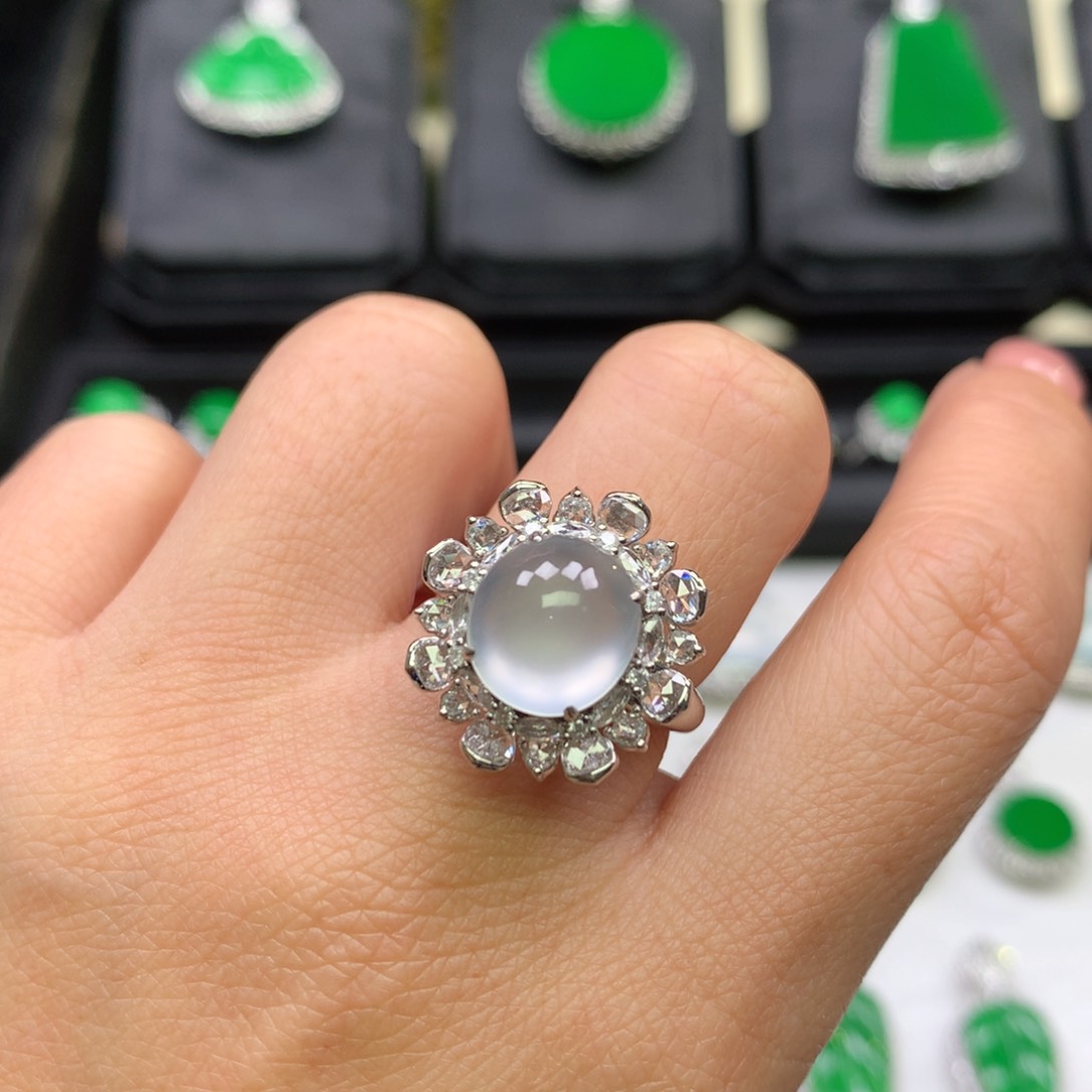 翡翠吊坠(不含链)18K金镶嵌