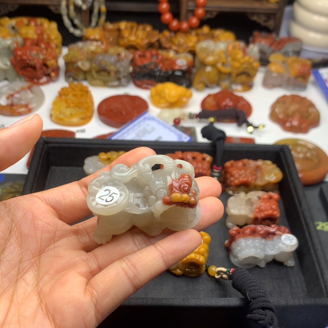 石英质玉（黄龙玉）挂件未镶嵌