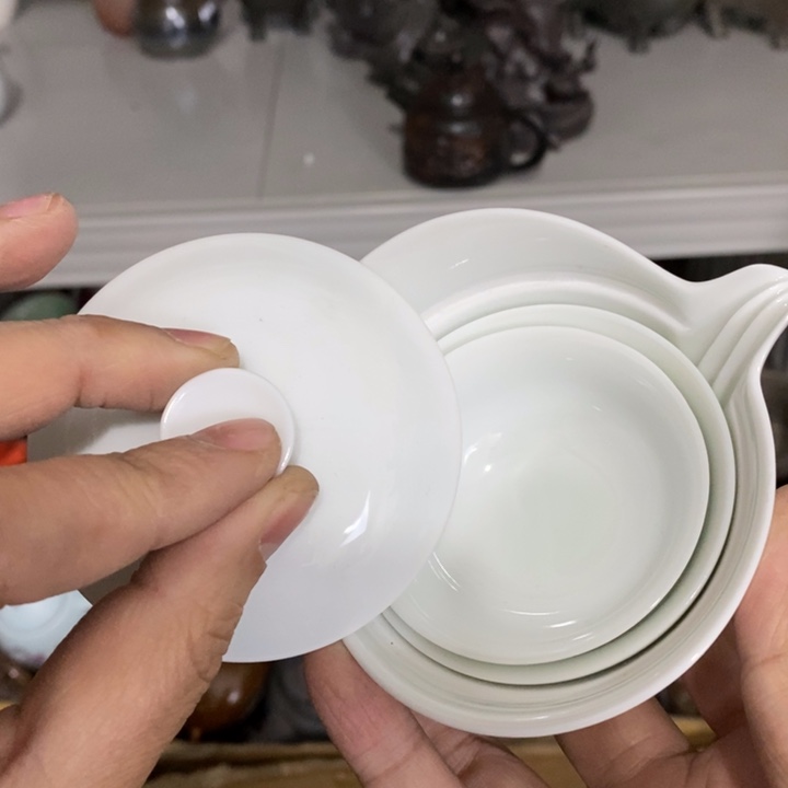 陶瓷艺术品及陶瓷壶