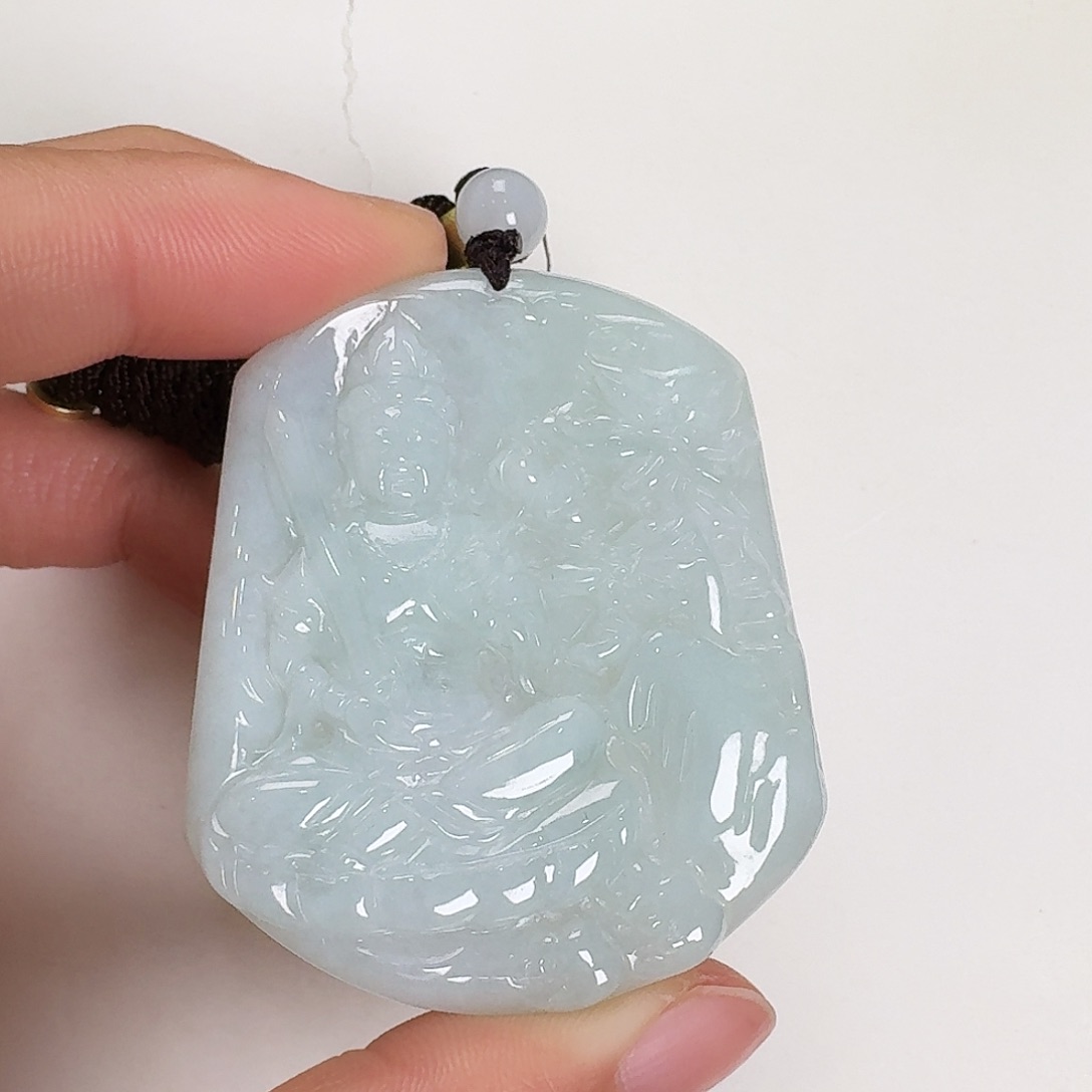 翡翠颈饰未镶嵌白****黑虚空藏