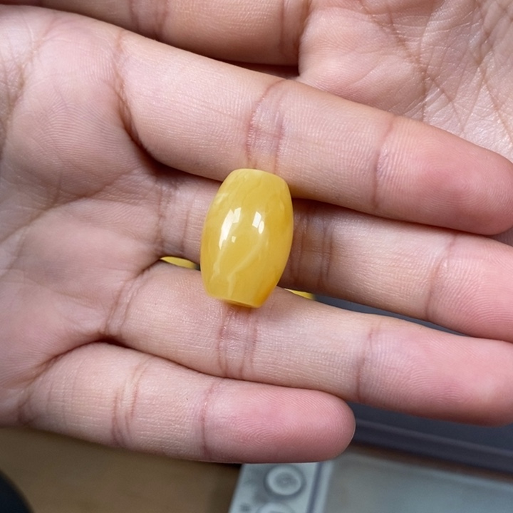 琥珀裸石未镶嵌桶珠