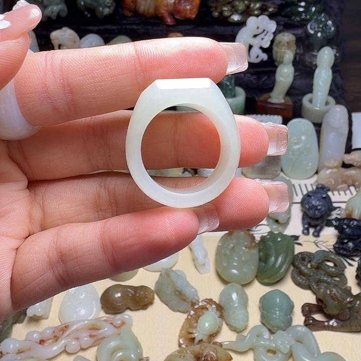 和田玉（糖玉）未镶嵌颈饰