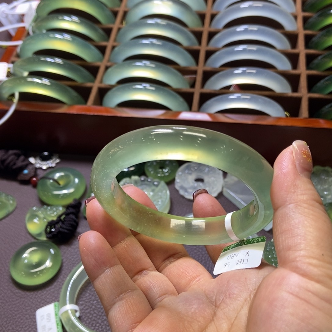 蛇纹石玉手镯56未镶嵌