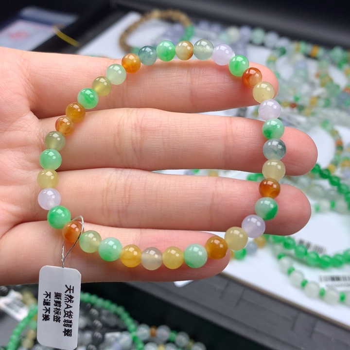 翡翠手镯未镶嵌翡翠
