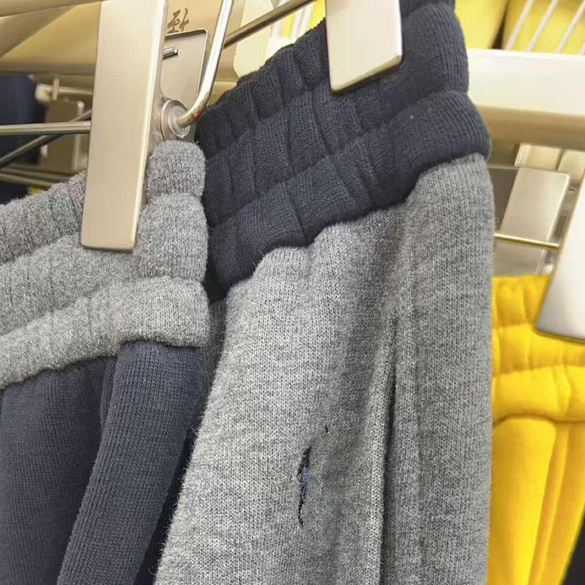 2025冬季宽松加绒加厚纯色百搭束脚休闲运动卫裤