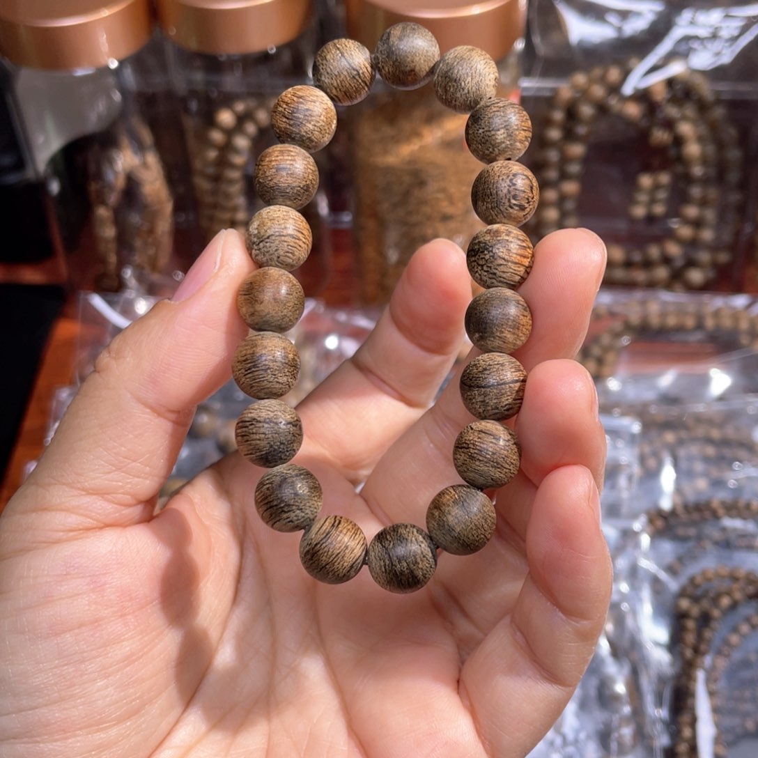 沉香手串拯****?文莱黑棋1.0手串10克