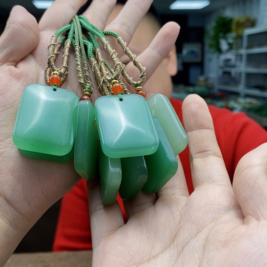 东陵石颈饰未镶嵌多样性发货 拍一发一