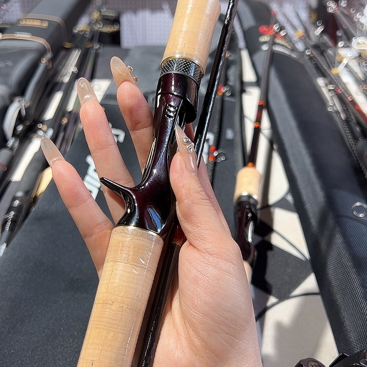 张***清2.1m碳素两节路亚杆