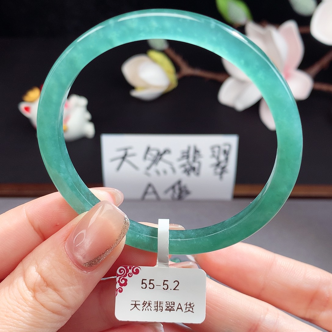 翡翠手镯（圆镯）未镶嵌