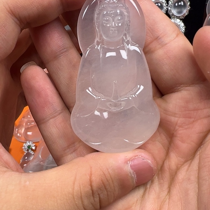 石英质玉未镶嵌颈饰