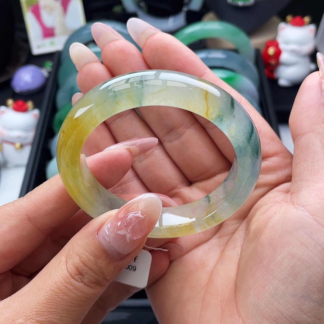 翡翠手镯未镶嵌51冰透黄翡飘花、截图询价