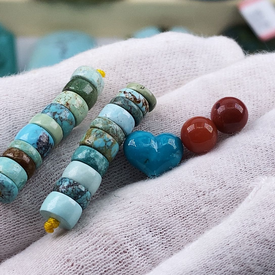 南红玛瑙未镶嵌珠宝奇石