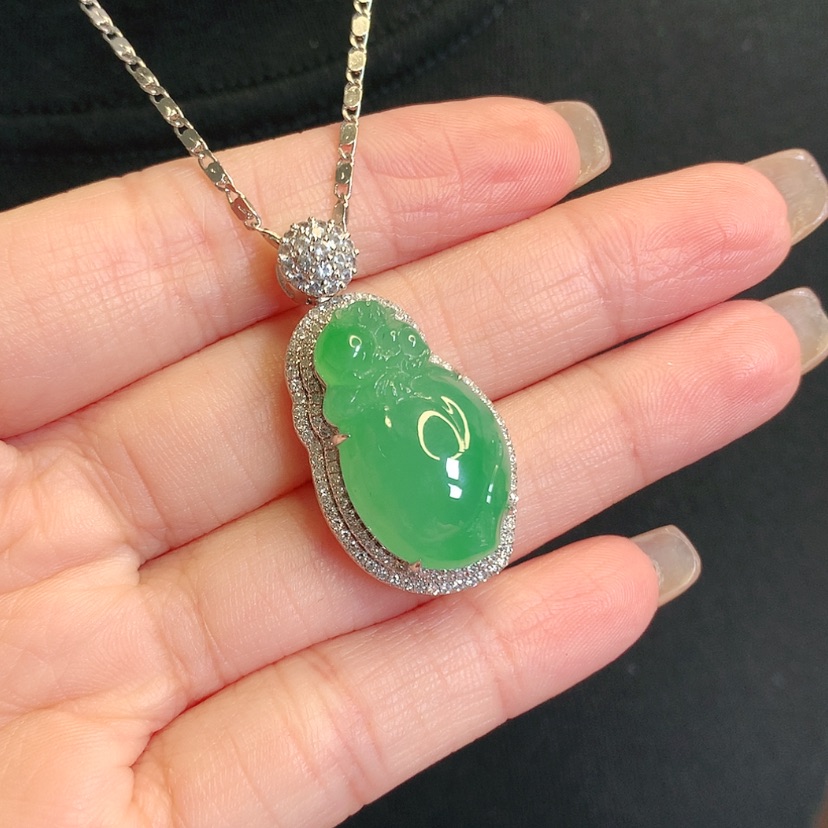 【闪购商品】翡翠18K金镶嵌吊坠(赠链)寿桃