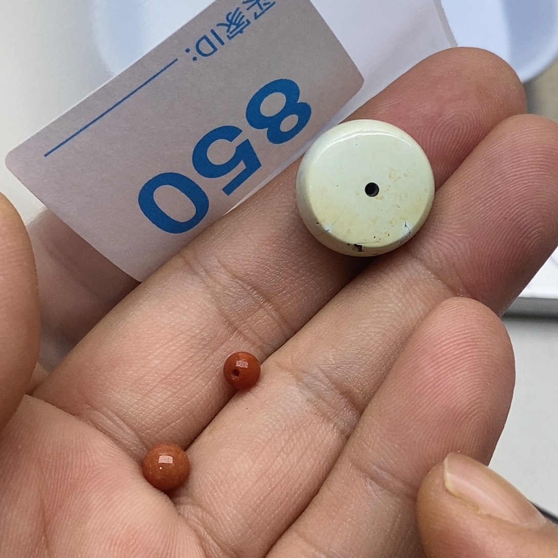 持***地玛瑙/玉髓未镶嵌珠宝奇石