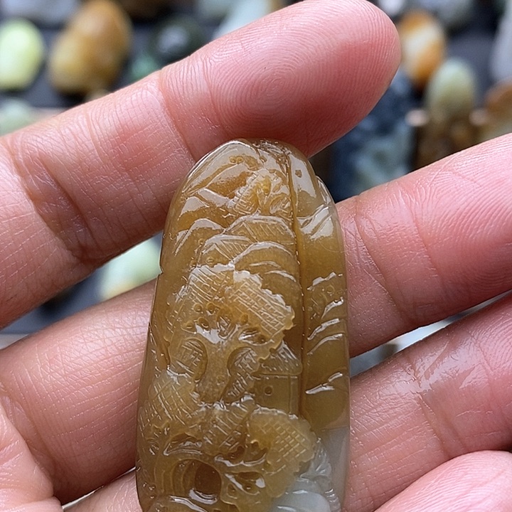 颈饰未镶嵌和田玉（糖玉）暗**瑰