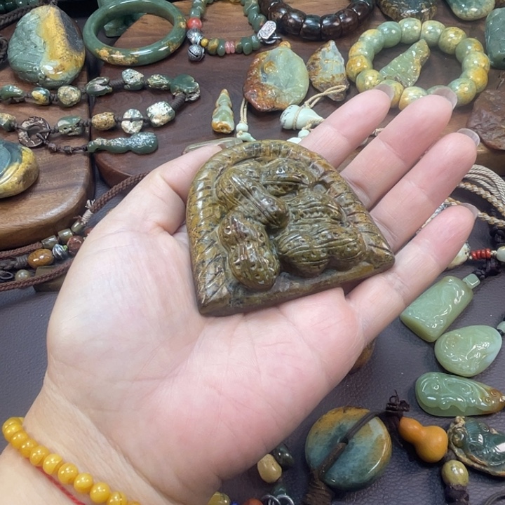 岫岩河磨玉（透闪石质玉）未镶嵌珠宝半成品