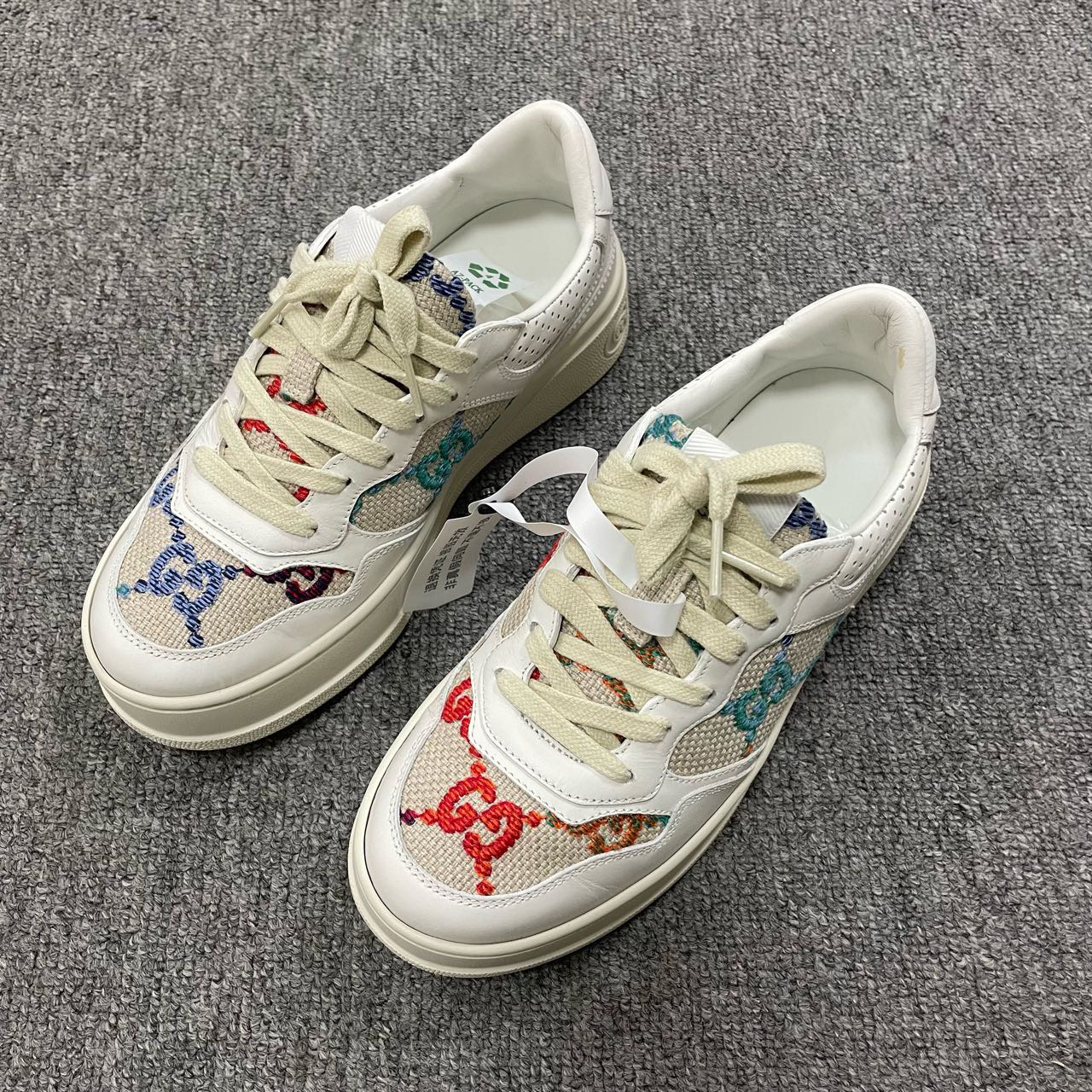 95新 GUCCI/古驰 GG Multicolor 刺绣低帮时尚板鞋  37码/3062