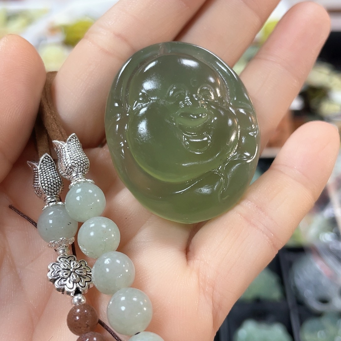 蛇纹石玉颈饰未镶嵌