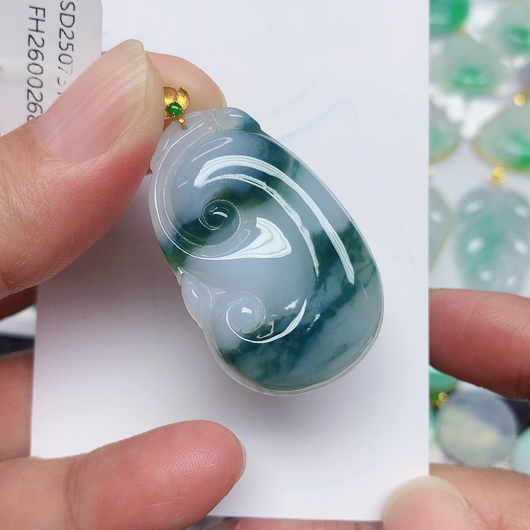 翡翠18K金镶嵌颈饰3567899