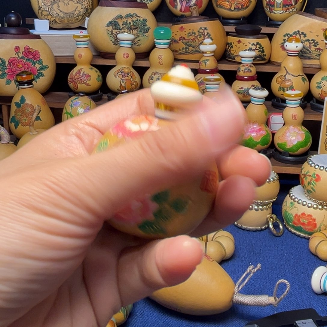 三***只大叶紫檀（黑酸枝木类）
