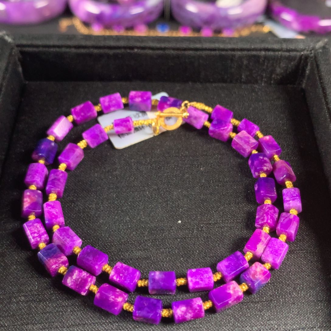 未镶嵌苏纪石（舒俱来）项链