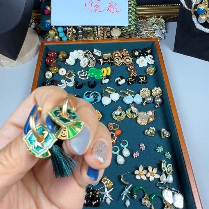 铜合金合金锆石耳环