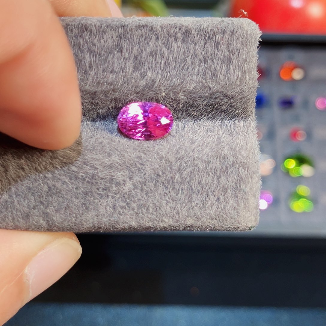 蓝宝石裸石未镶嵌1.6ct无烧