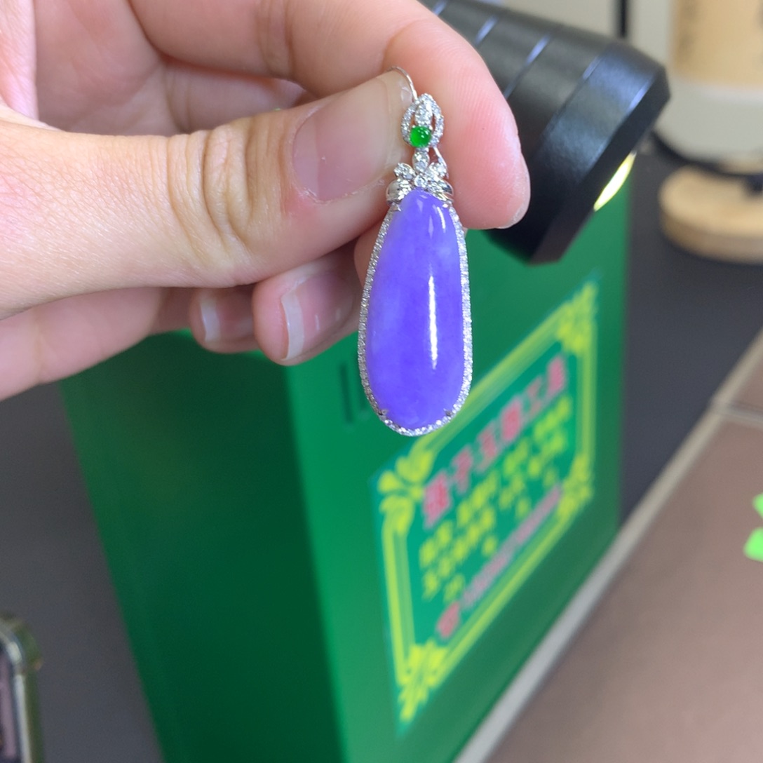 翡翠颈饰18K金镶嵌翡翠