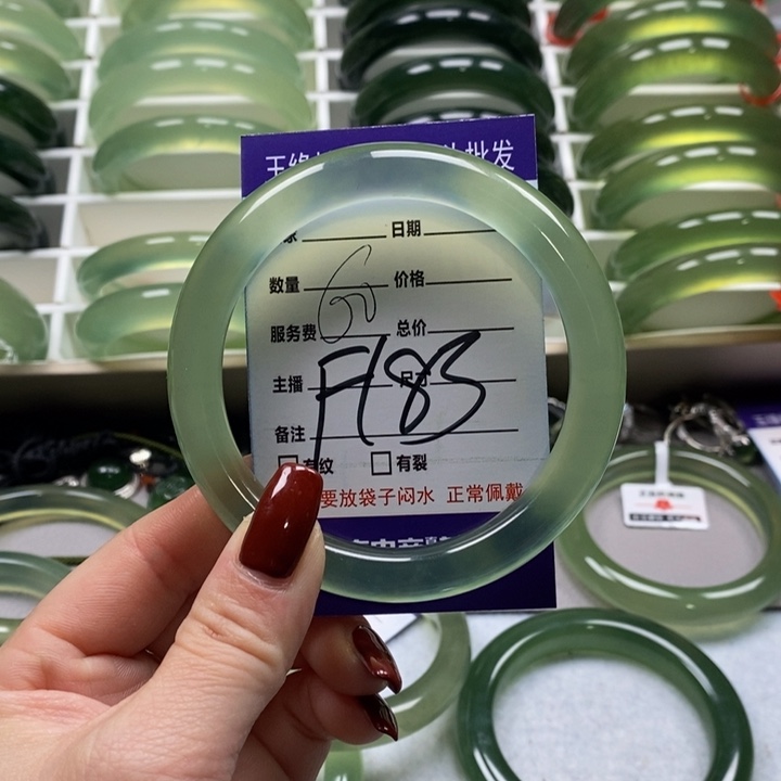 蛇纹石玉手镯未镶嵌五**门