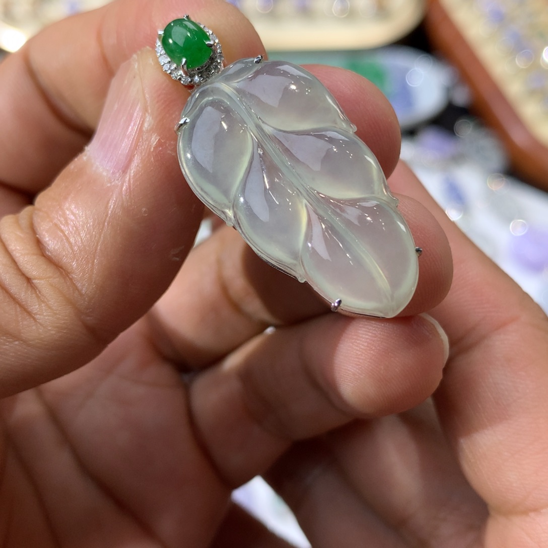 翡翠吊坠(不含链)18K金镶嵌