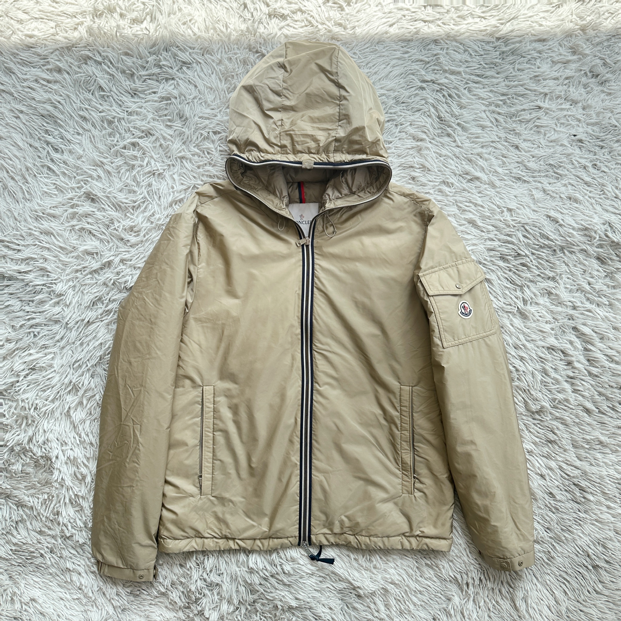 现货 Moncler蒙口 Evettes 纯色连帽休闲羽绒服 25款 米黄色 
