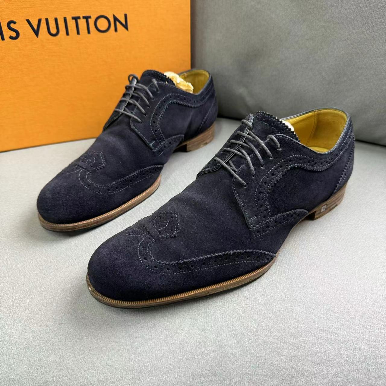 95新 LouisVuitton/路易威登 黑色麂皮镂空皮鞋 39.5码/福利款