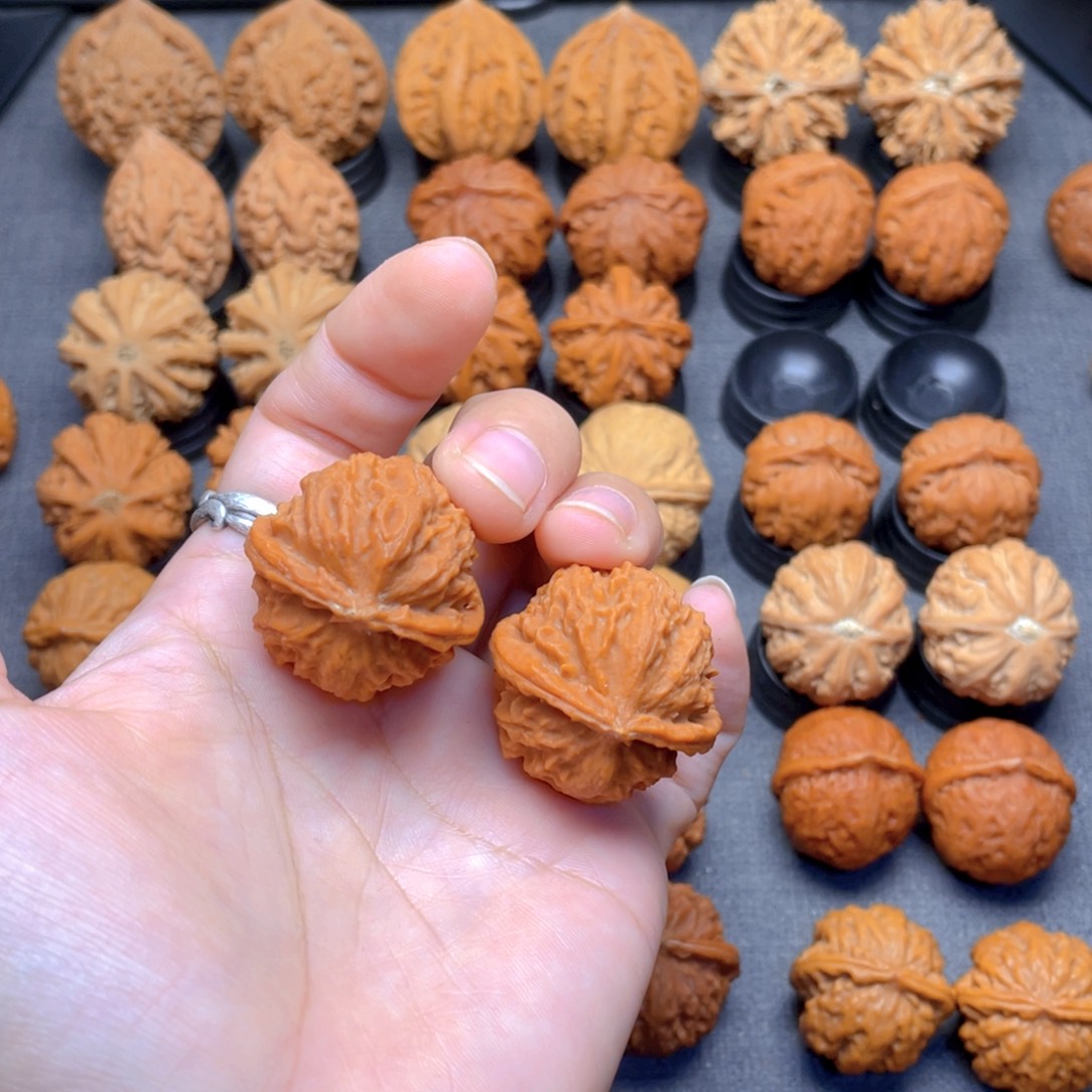 星***芒核桃文玩把件小荔枝