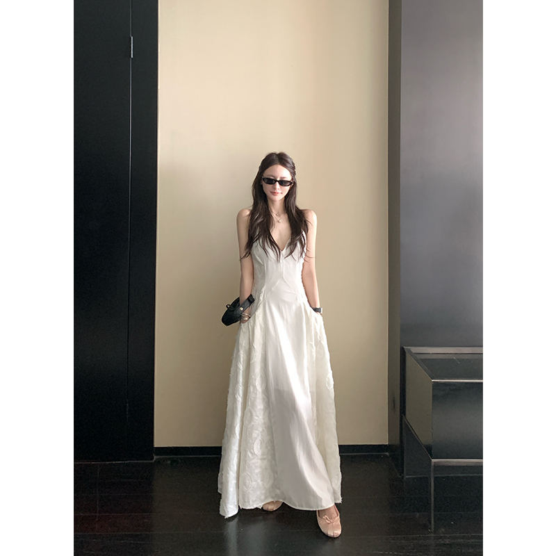 SKKSkk Store 清冷繁花 重工60支高支超细天丝立体提花吊带连衣裙