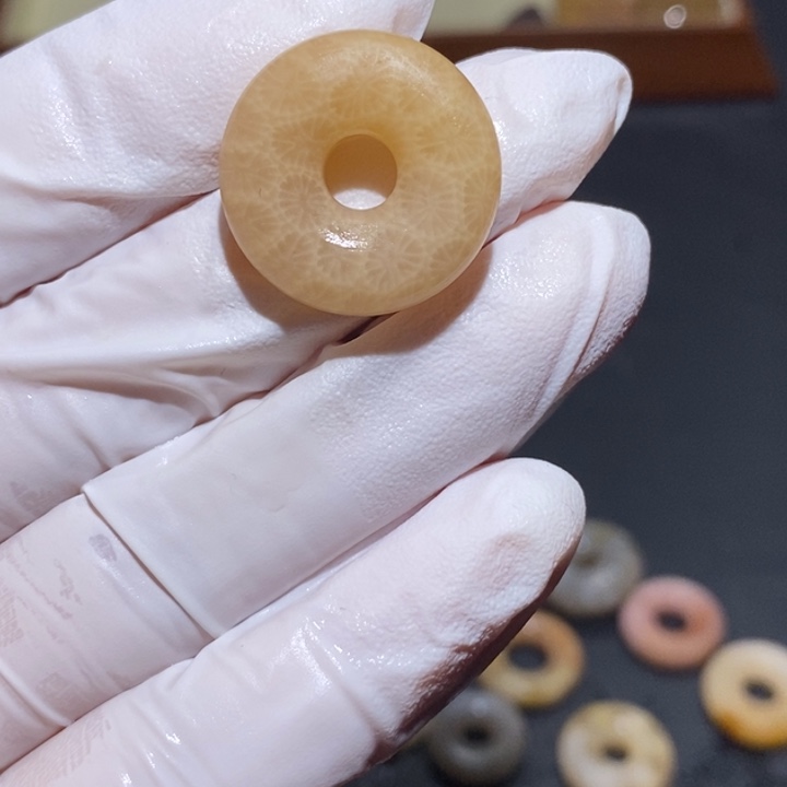 【闪购商品】未镶嵌珊瑚玉硅化玉包抛光